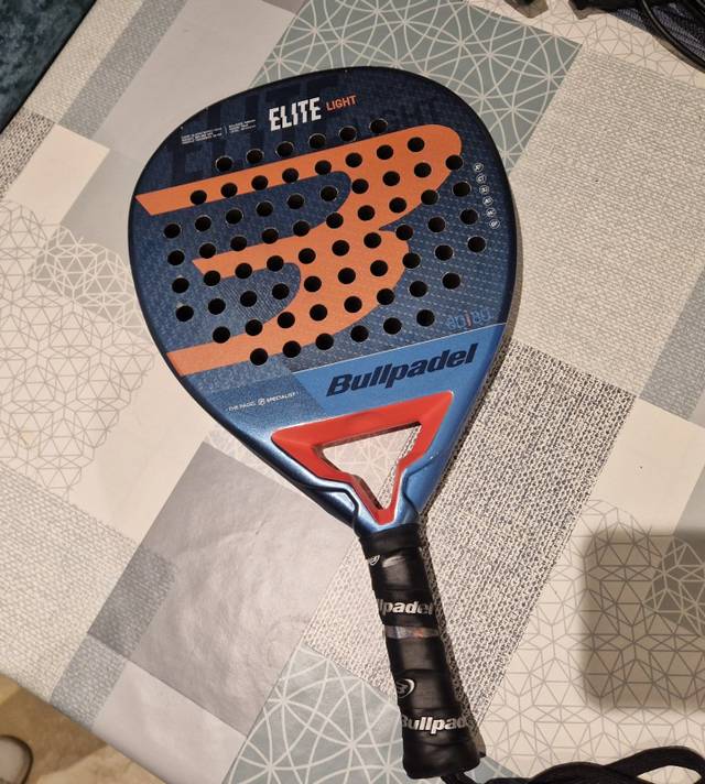 Bullpadel Elite Light padel racket