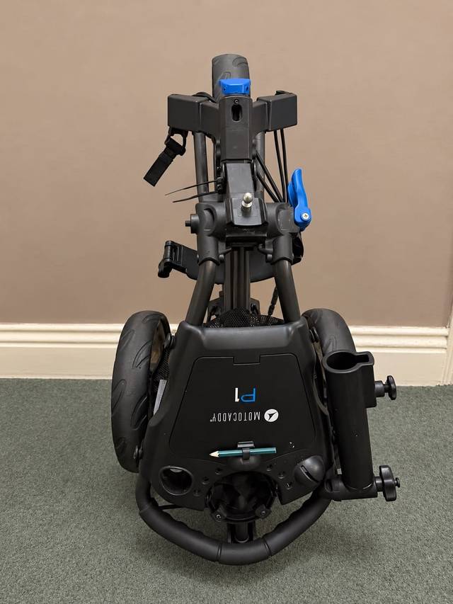 Motocaddy P1 golf trolley, photo 2